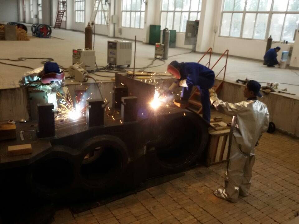 西安煤機(jī)公司鑄造車(chē)間焊接N554直齒搖臂紀(jì)實(shí)