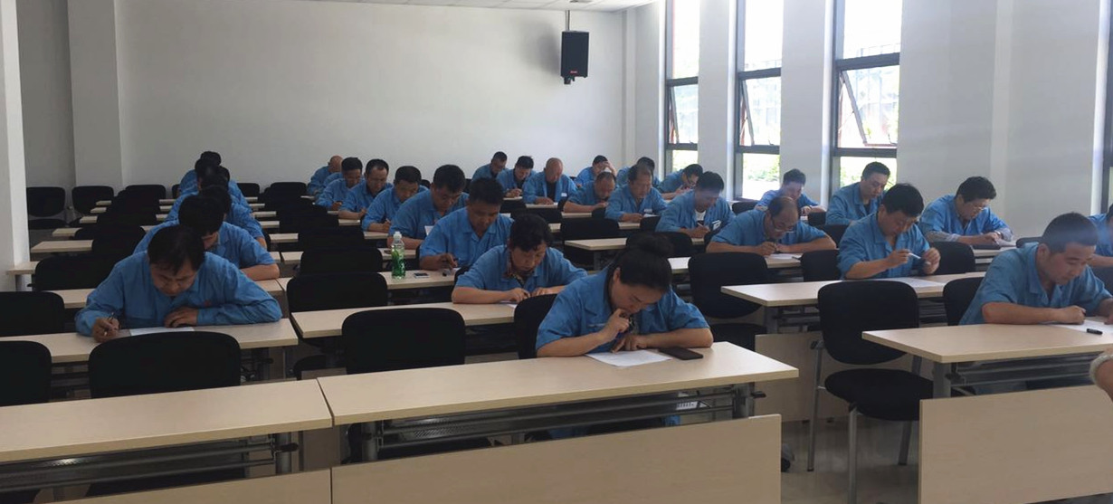 公司對(duì)生產(chǎn)計(jì)調(diào)人員進(jìn)行競(jìng)聘上崗